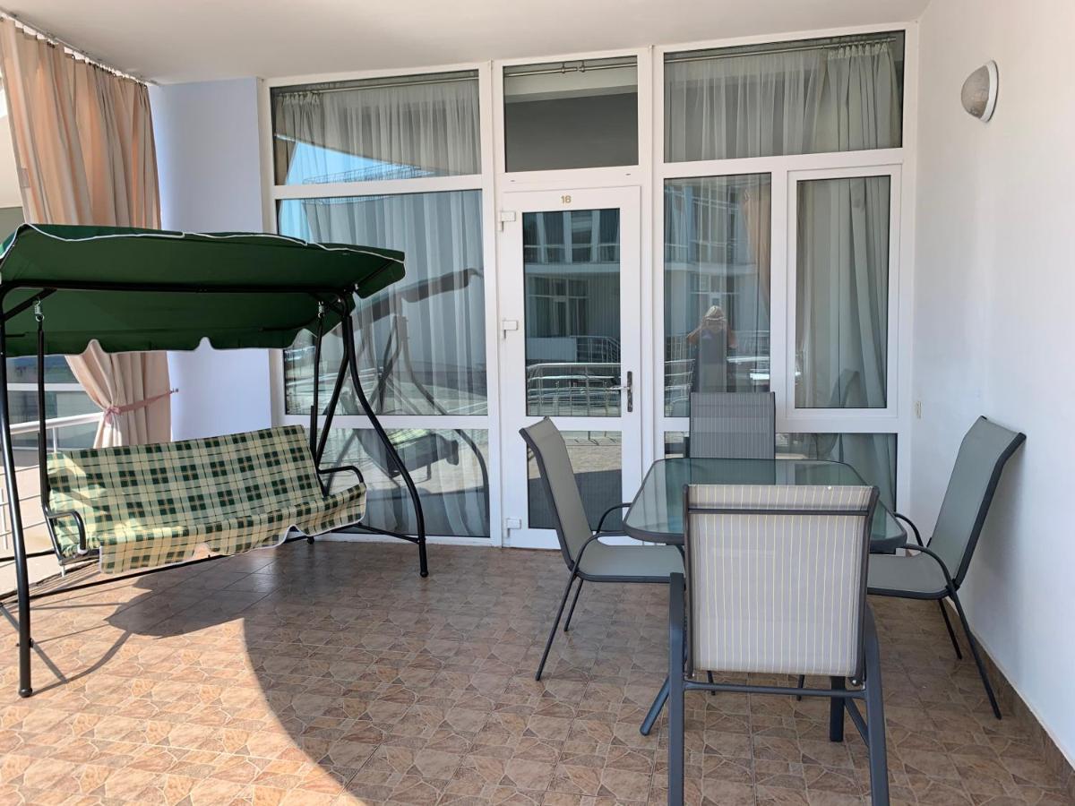 Town-House Golden Bugaz Appartamento Karolino-Buhaz Esterno foto